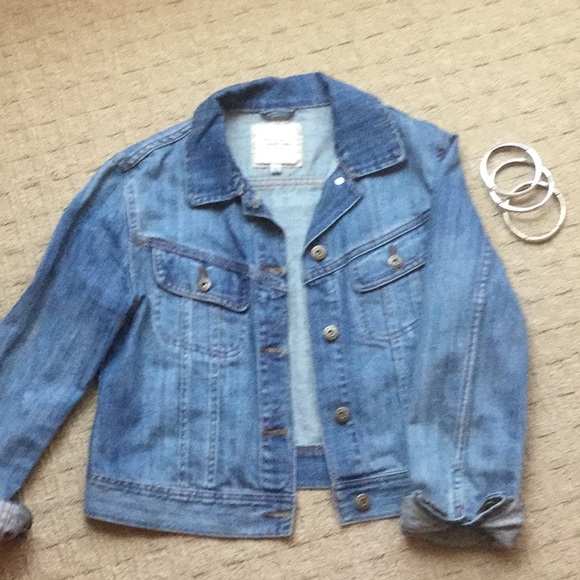 i love h81 Jackets & Blazers - Great jean jacket for summer!